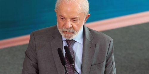 Lula vai a Bogotá para Cúpula que deve tratar de tensões na região Lula vai a Bogotá para Cúpula que deve tratar de tensões na região