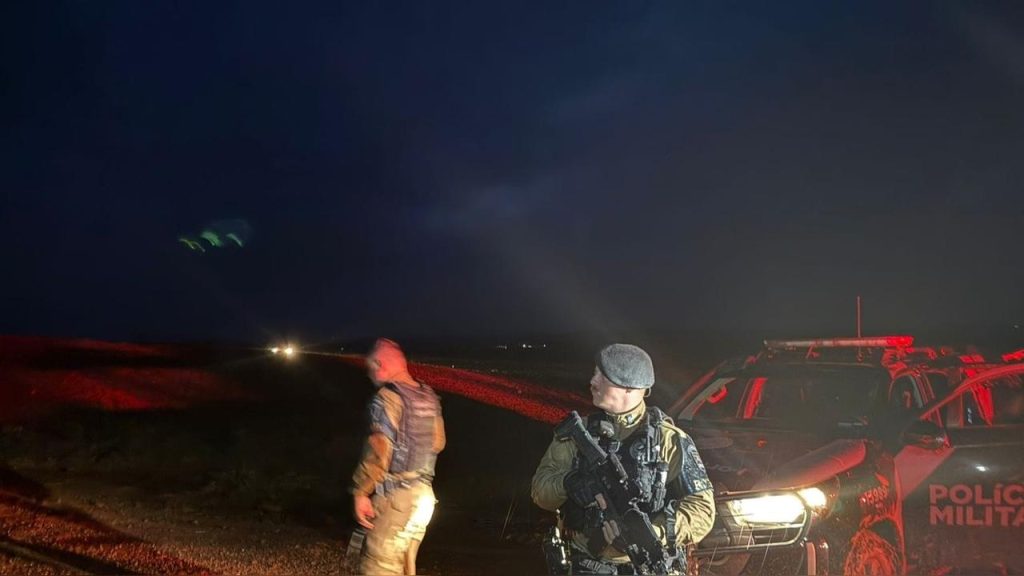 Criminosos roubam carreta e fogem após confronto com equipes policiais entre os Municípios de Ivailândia e Engenheiro Beltrão