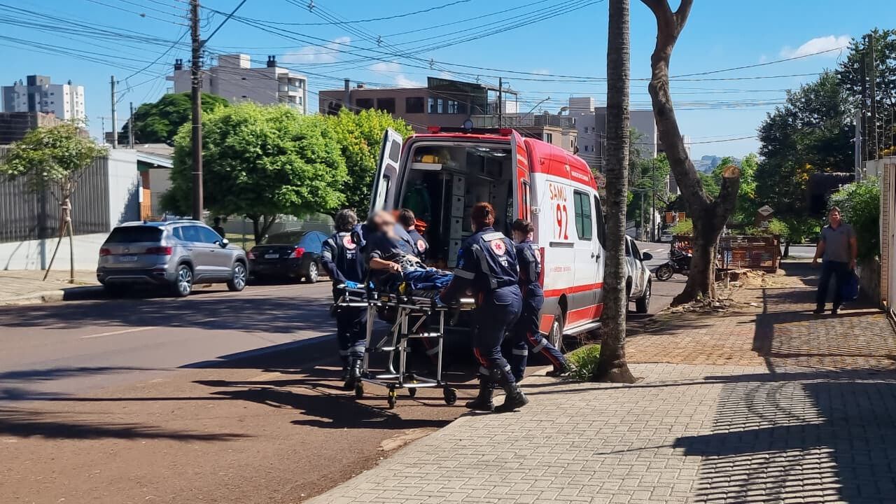 Idoso de 76 anos é socorrido pelo Samu após problema em marca-passo no Centro de Cascavel