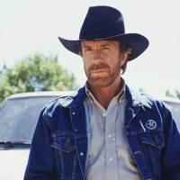 Imagem referente a Chuck Norris é hospitalizado após emergência médica no Havaí