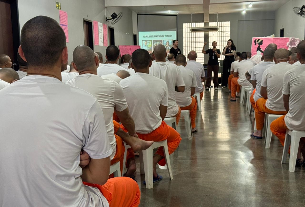 Ação sobre violência contra a mulher leva conscientização às pessoas privadas de liberdade, em Cascavel Ação sobre violência contra a mulher leva conscientização às pessoas privadas de liberdade, em Cascavel