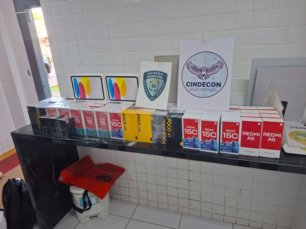 Mulher é interceptada com 68 celulares, iPads e perfumes em esquema de descaminho na Rodoviária de Cascavel
