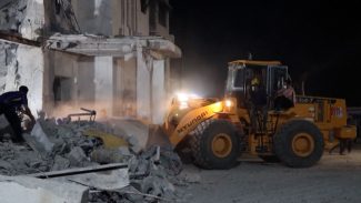 Israel e Irã lançam mais ataques à medida que crise se aprofunda