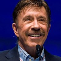 Imagem referente a Chuck Norris, astro de filmes de ação e dos memes, morre aos 86 anos