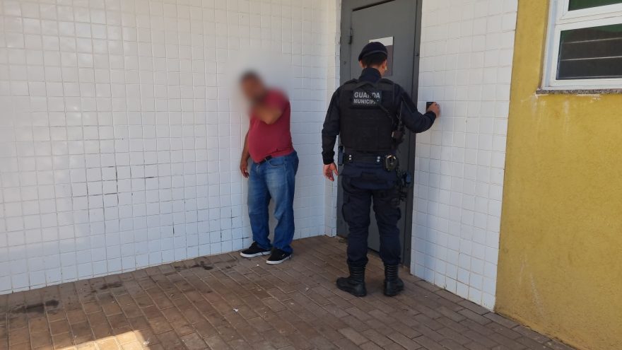 Homem que se dizia advogado na Venezuela é detido por gestos obscenos no PROCON