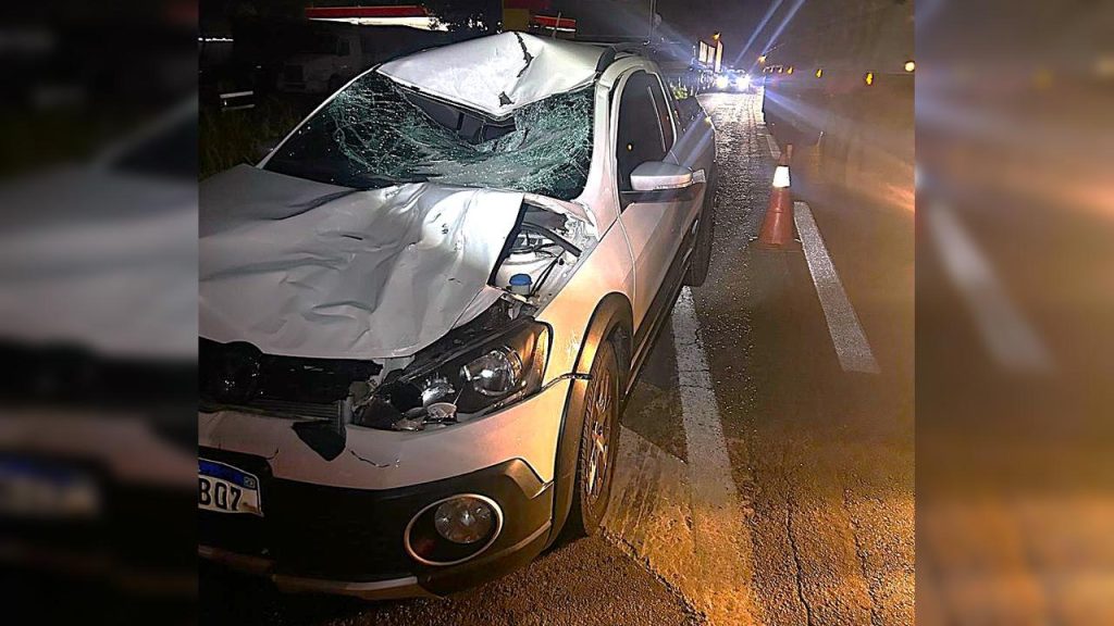 Pedestre que retornava a caminhão morre após atropelamento na BR-277