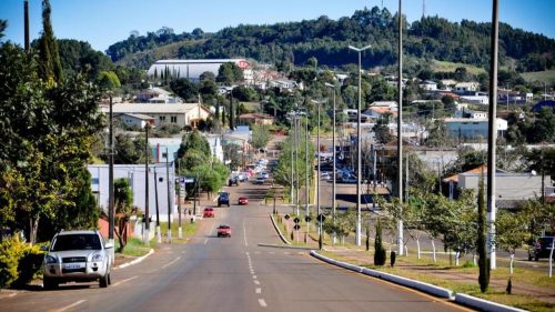 Cliente é contido após tumulto e ameaça em estabelecimento no Centro de Vitorino Imagem referente a Cliente é contido após tumulto e ameaça em estabelecimento no Centro de Vitorino
