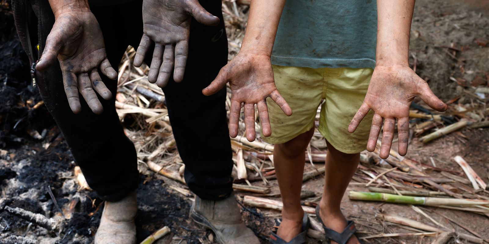 Famílias lutam para reconstruir a vida um mês depois de chuvas em MG Imagem referente a Famílias lutam para reconstruir a vida um mês depois de chuvas em MG