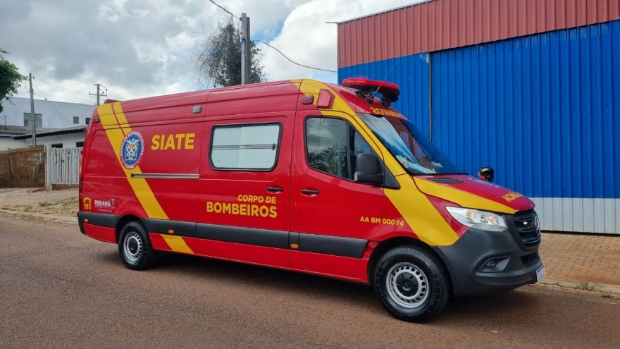 Homem quebra o braço ao sofrer queda de cinco metros em telhado de casa no Esmeralda