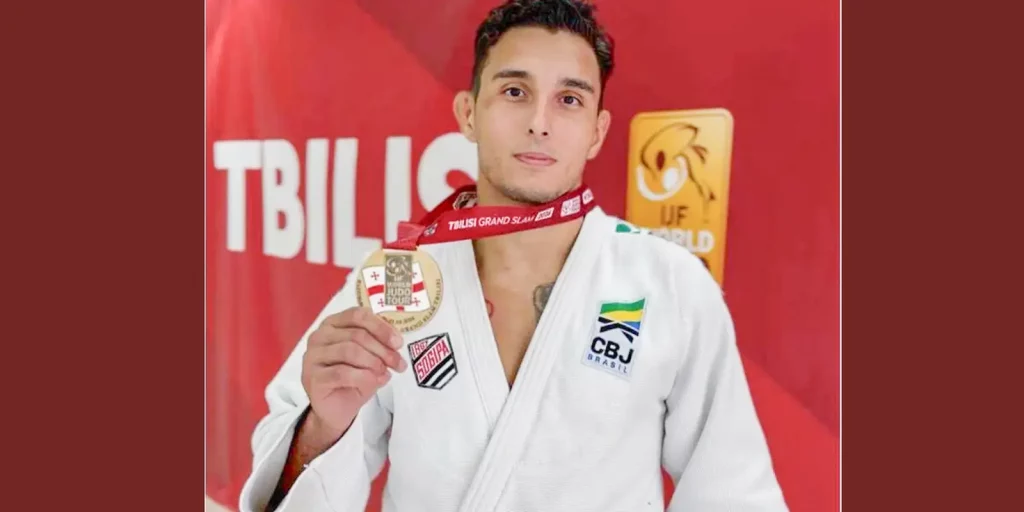 Guilherme Schimidt é bronze no Grand Slam de Tbilisi