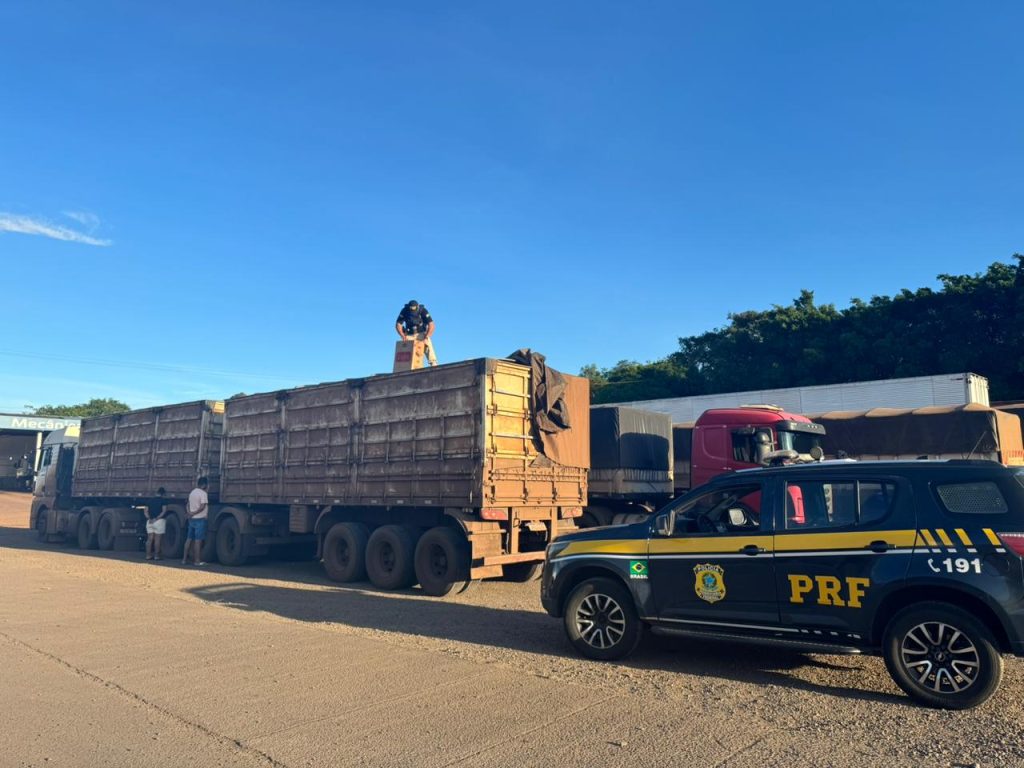 PRF apreende 150 mil maços de cigarros contrabandeados em Marechal Cândido Rondon