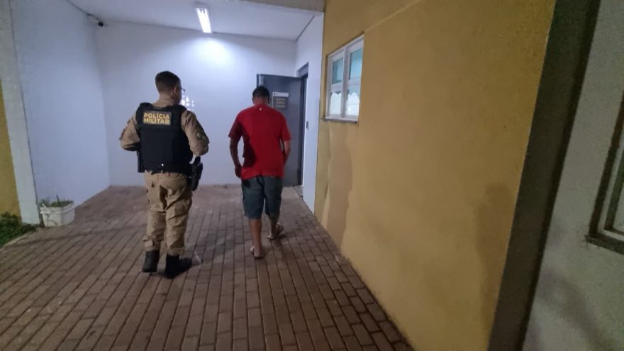 Homem é preso após agredir a esposa no Brasmadeira