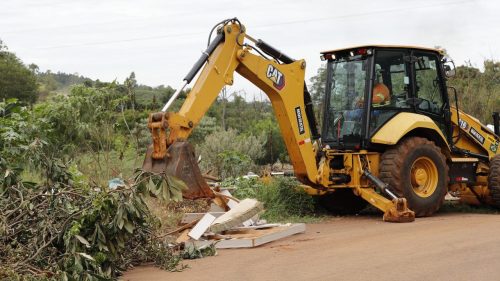 Prefeitura realiza ações de limpeza e educação ambiental Imagem referente a Prefeitura realiza ações de limpeza e educação ambiental