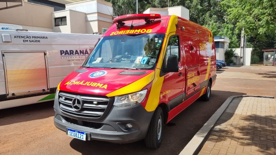 Motociclista é socorrido pelo Siate após colisão traseira na Rua Europa
