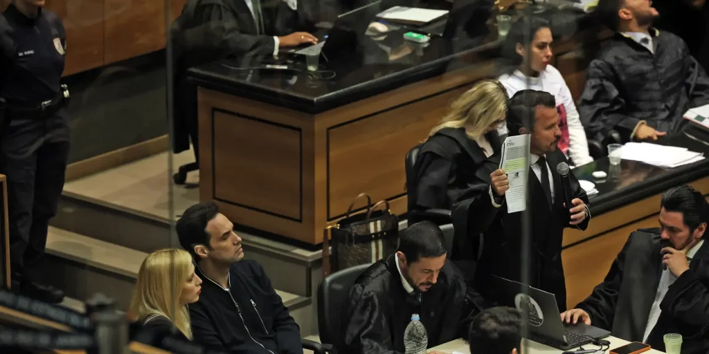 Advogados deverão pagar custos do adiamento da sessão sobre caso Henry