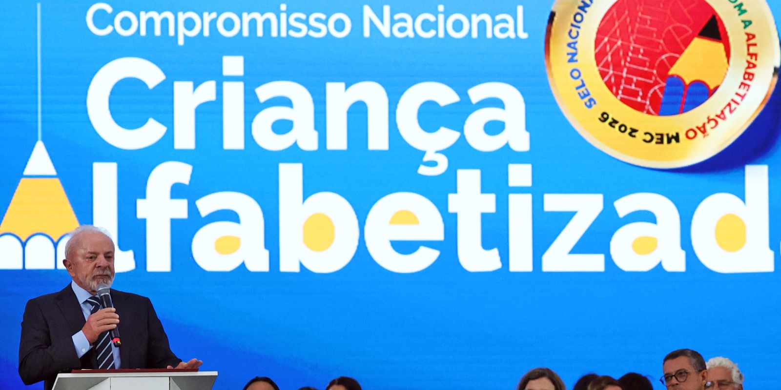 Brasil atinge meta com 66% das crianças alfabetizadas em idade certa Brasil atinge meta com 66% das crianças alfabetizadas em idade certa