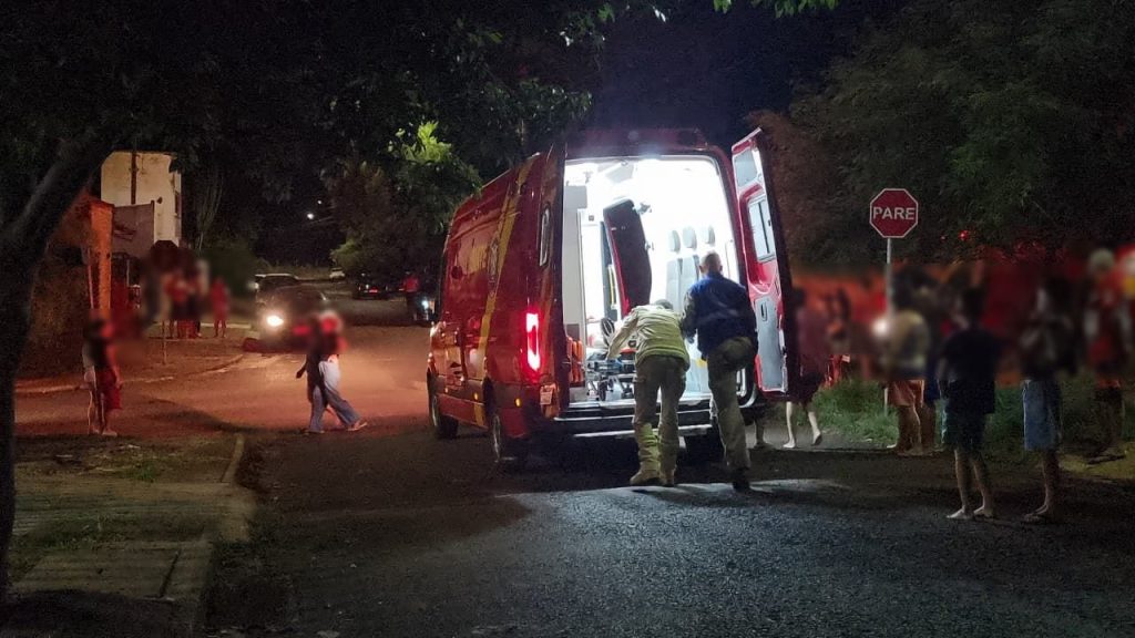Forte colisão entre motos deixa dois homens feridos no Esmeralda