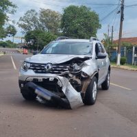 Imagem referente a Duster e S10 se envolvem em acidente no Bairro Santo Onofre