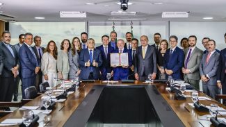 Lula sanciona Lei Antifacção e defende prisão de magnatas do crime