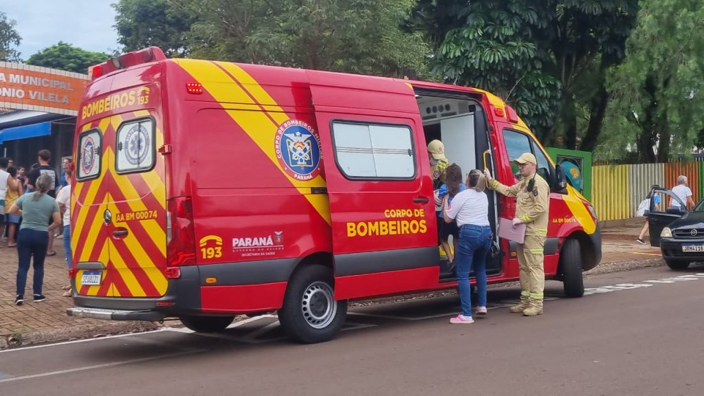 Menina de 6 anos corta o supercílio na saída de escola municipal de Cascavel