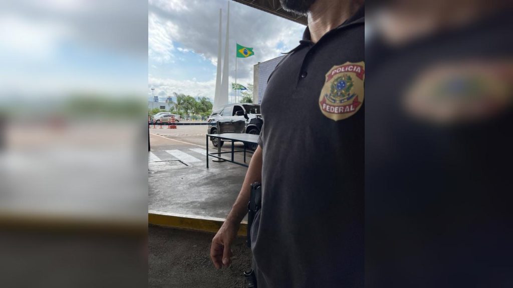 Polícia Federal prende três brasileiros foragidos no Paraguai