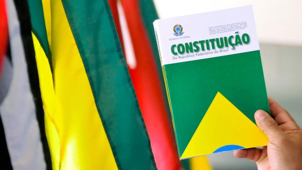 Dia da Constituição: o documento que limita o poder e protege o cidadão