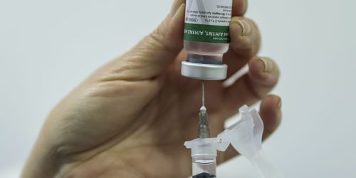 Vacinação contra a gripe começa no DF Imagem referente a Vacinação contra a gripe começa no DF