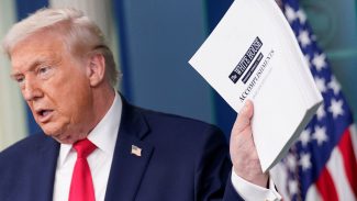 Trump pede que Irã aja rapidamente sobre plano de cessar-fogo Trump pede que Irã aja rapidamente sobre plano de cessar-fogo