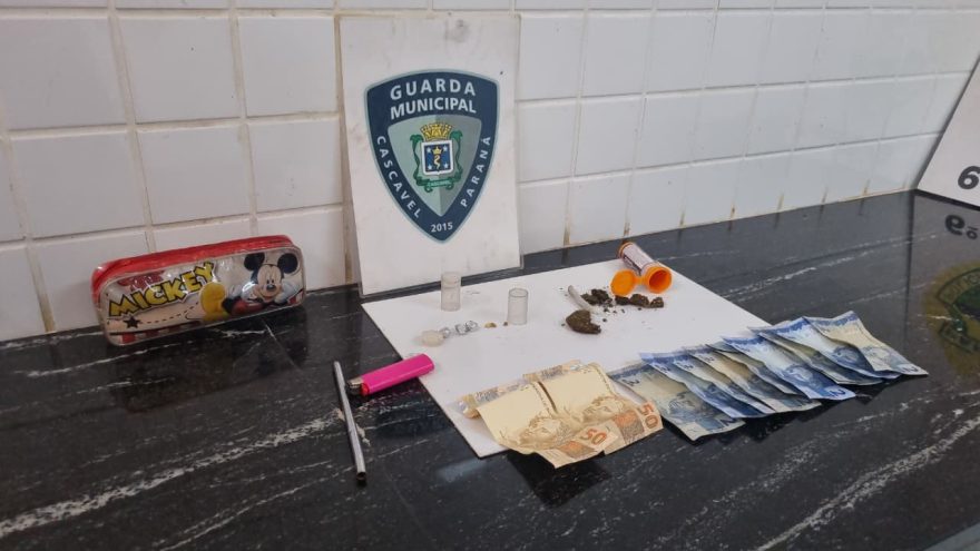 Homem de 43 anos é detido com crack e maconha no Santa Cruz