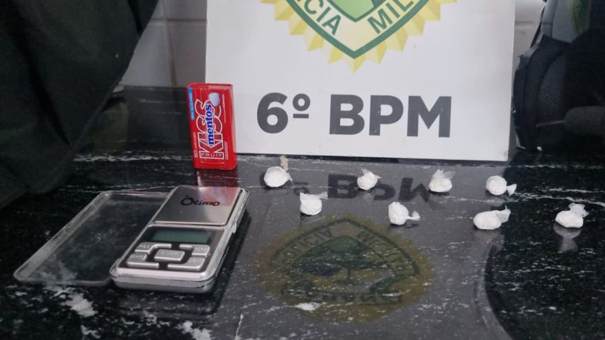 Após tentar fugir de abordagem, jovem é preso com drogas no Bairro Neva