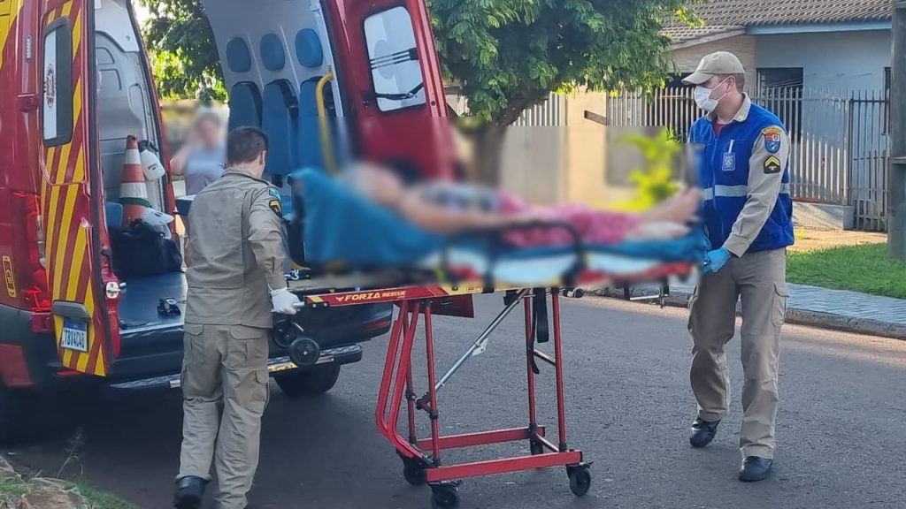 Idosa fica ferida após acidente em casa no bairro Santa Cruz