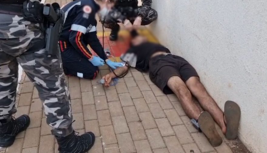 Jovem com mandado por receptação simula convulsão ao ser preso em Cascavel