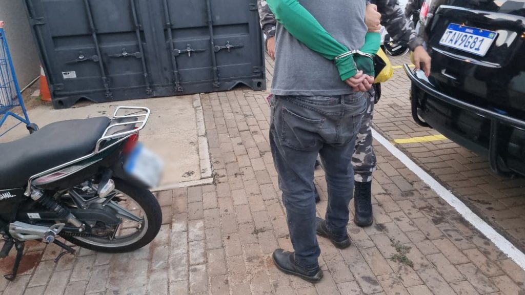 Homem é preso por aplicar golpes de exames médicos com maquininha adulterada em Cascavel