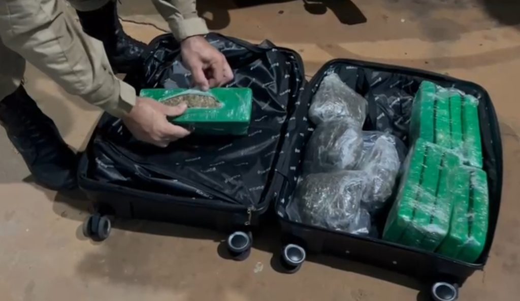 Adolescente é apreendido com 25 kg de maconha na rodoviária de Santa Tereza do Oeste