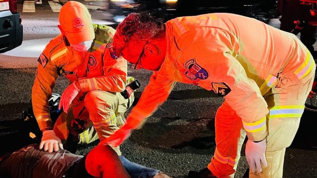 Motociclista fica ferido e motorista foge sem prestar socorro na Avenida Jules Rimet