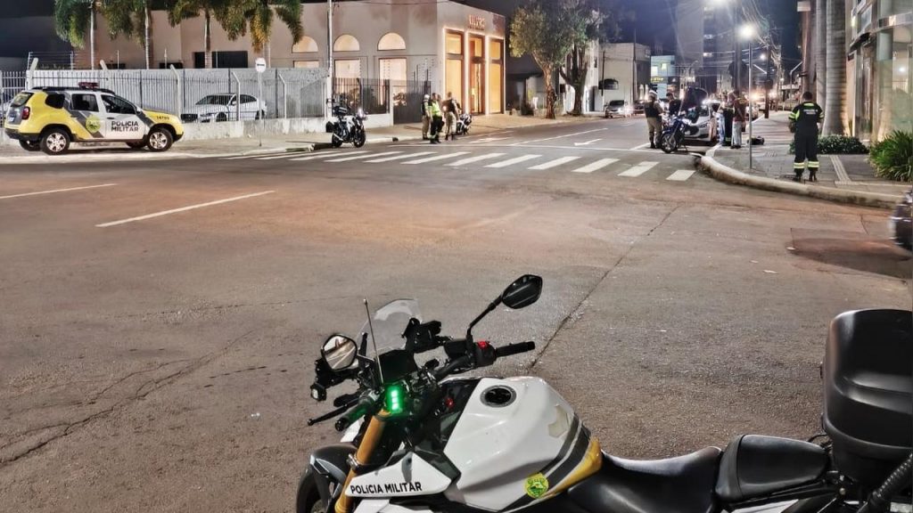 Operação de trânsito aplica 110 multas e termina com prisão por tráfico em Cascavel