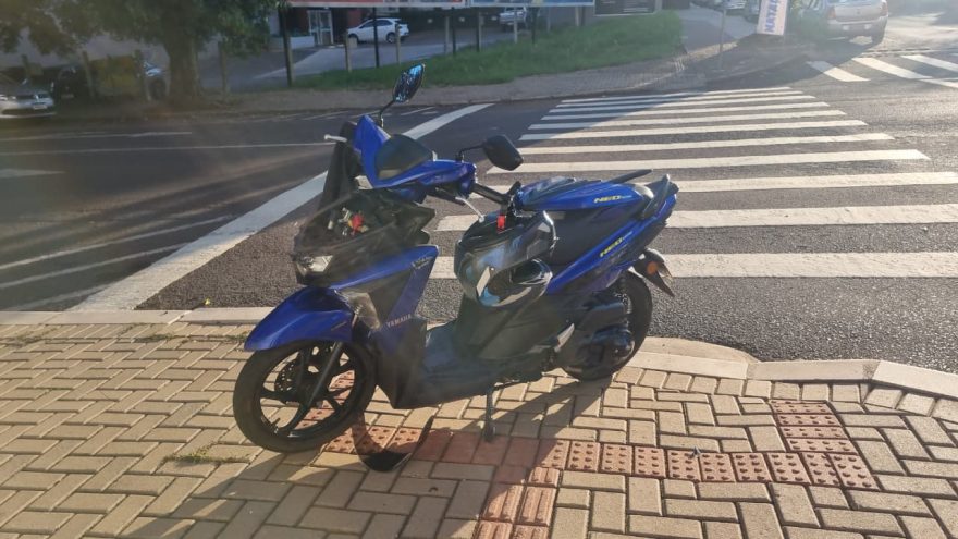 Acidente entre carro e motocicleta é registrado no Centro de Cascavel
