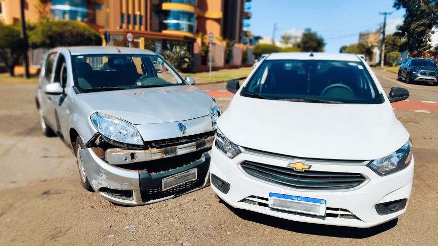 Joy e Sandero se envolvem em acidente na Região do Lago, em Cascavel