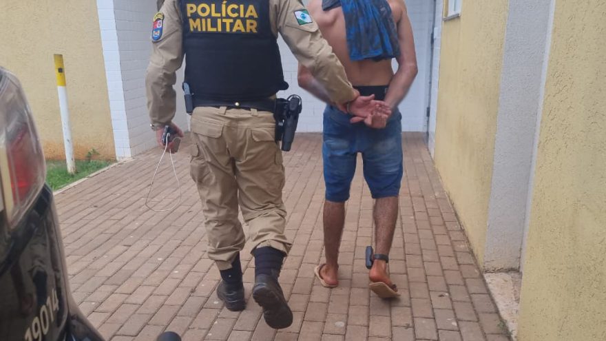 Ladrão com tornozeleira eletrônica é preso após “fazer a limpa” em residência no Cascavel Velho