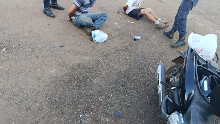 Homens são flagrados com fios furtados no Cascavel Velho