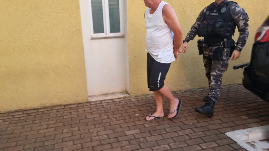 Homem com mandado de prisão por furto é detido pelo Pelotão de Choque no Jardim União