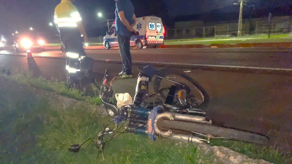 Condutor de mobilete é atropelado ao tentar atravessar a BR-277 em Cascavel