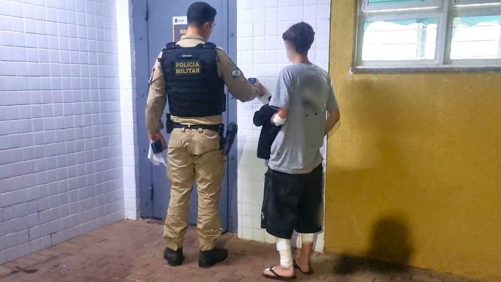 Adolescente é conduzido a Delegacia após tentativa de fuga com moto em Cascavel