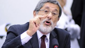 Guerra expõe risco energético do Brasil, diz ex-chefe da Petrobras Guerra expõe risco energético do Brasil, diz ex-chefe da Petrobras