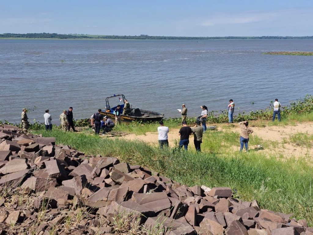 Urgente: Moradores da região desaparecem após grave acidente no Rio Paraná Urgente: Moradores da região desaparecem após grave acidente no Rio Paraná