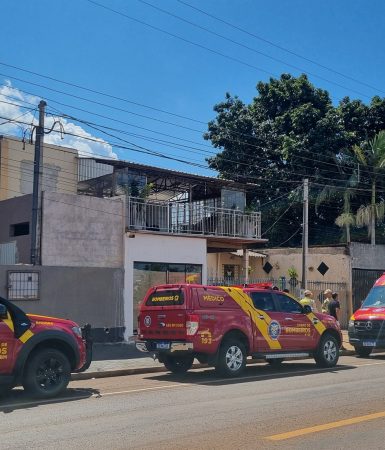 Supostos tiros, agressão e correria: PM e Siate atendem vítima no Bairro Interlagos Imagem referente a Supostos tiros, agressão e correria: PM e Siate atendem vítima no Bairro Interlagos