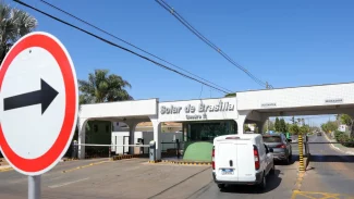 Moraes proíbe drones perto da casa onde Bolsonaro cumpre prisão