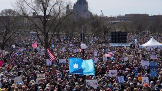 Manifestações anti-Trump reúnem milhões em diversas cidades dos EUA