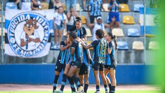 Grêmio supera Internacional por 2 a 1 no Brasileiro Feminino