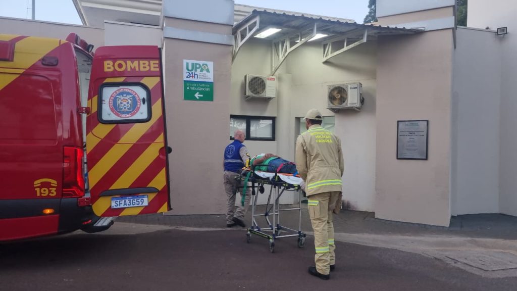Mulher leva pedrada em frente a supermercado e sofre corte na cabeça